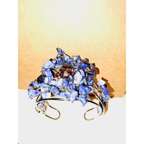 Beautiful Handmade Blue Sodalite chips wire wrapped around Silvertone bracelet - Picture 1 of 6